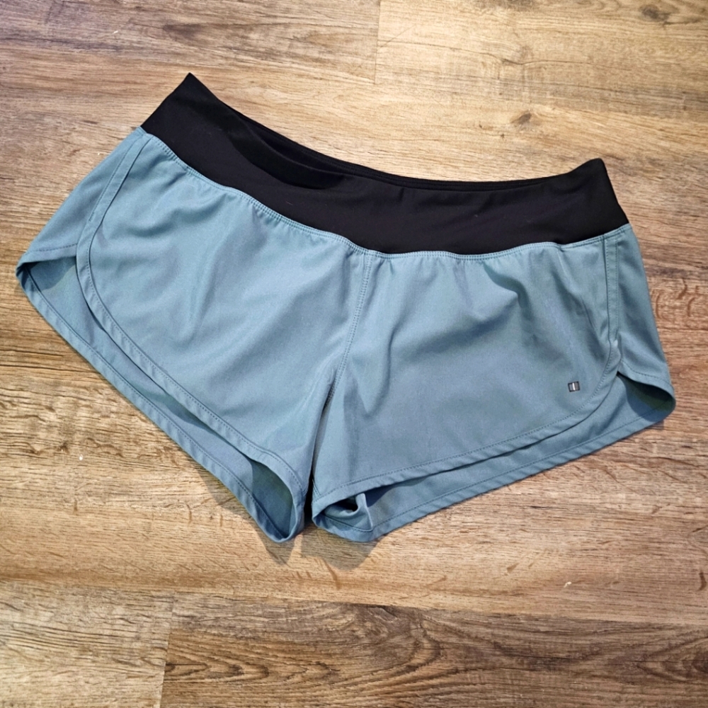 EUC Surf Station Sky Women's Boardshorts In Teal - Size Medium